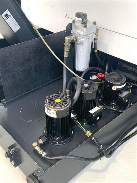 CNC Auction - MAZAK - Variaxis 630-5X